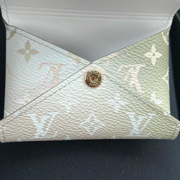 Louis Vuitton Spring in the City Sunset Khaki pouch - Picture 3 of 5